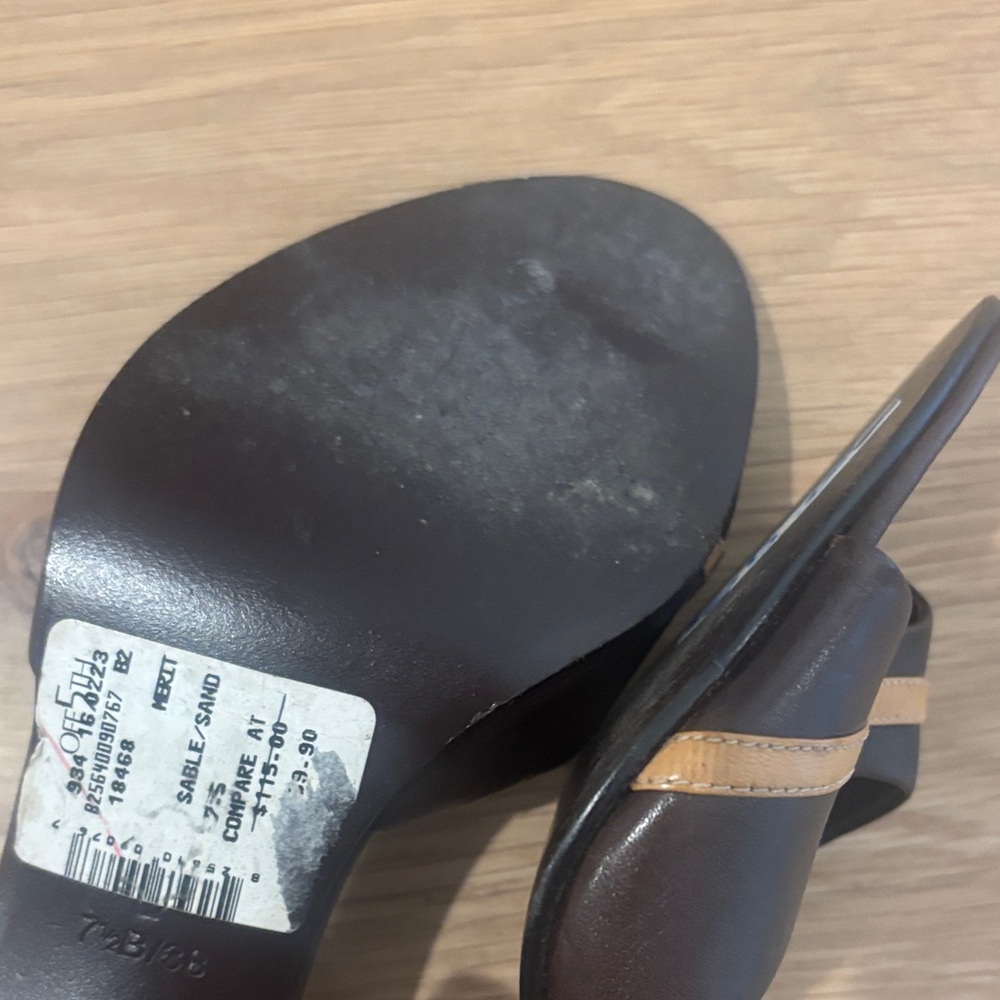 Vintage BCBG HIGH 3.9" HEELS Sz Leather Pumps Shoes 7.5 - Picture 6 of 6